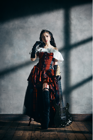ソロギタリストSAKI新曲「THE EMPRESS」配信リリース!