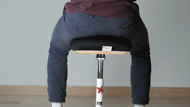揺れる座面でいい姿勢！バランスボールみたいに座面を揺らして、座りすぎの負担を軽くするスツール