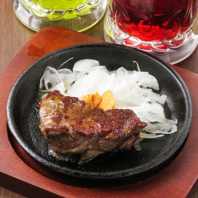 「サブカルの聖地」秋葉原電気街口に名物ビフテキ290円（319）の大衆ステーキ酒場ビーフキッチンスタンドがやってきた！7月11日17:00-21:00までは何杯飲んでも0円ハイボールキャンペーン