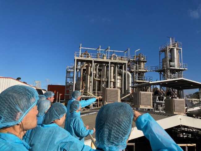 株主の皆さまとの「対話と交流」の一環として 昨年に続き、個人株主の皆さまを対象とした「海外拠点見学ツアー」を開催