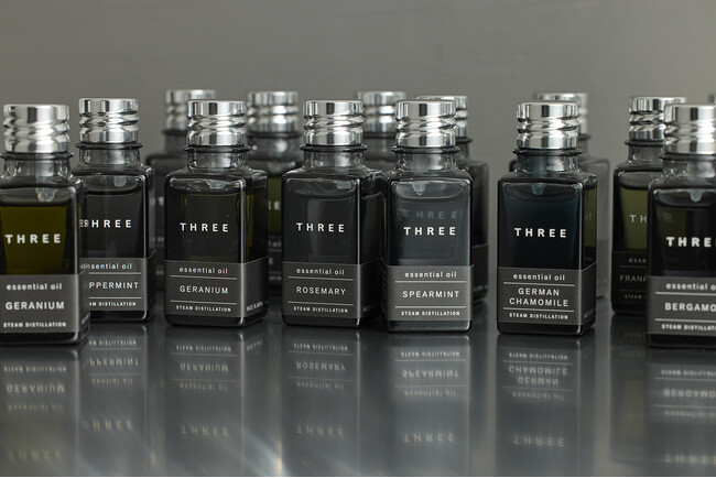 THREE HIBIYAに、精油のオープンラボラトリー「AROMARIUM THREE」を新設