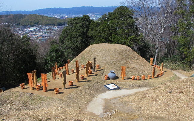 【ホテルグランヴィア和歌山】和歌山市の魅力再発見！！あなたも古墳活してみませんか？　国の特別史跡「岩橋(いわせ)千塚古墳群」のパネル展示