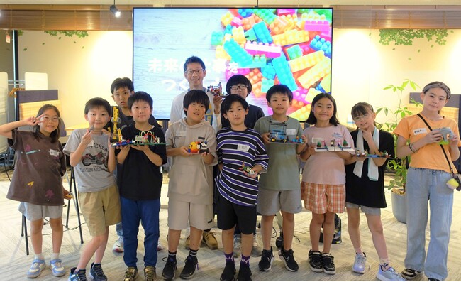 地域の小学生にキャリア教育ワークショップを実施 ～ブロックを使ったタイムトラベルで創造する“未来のお仕事”～