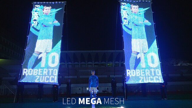 MPLUSPLUS、超軽量布LEDディスプレイ「LED MEGA MESH」を発表
