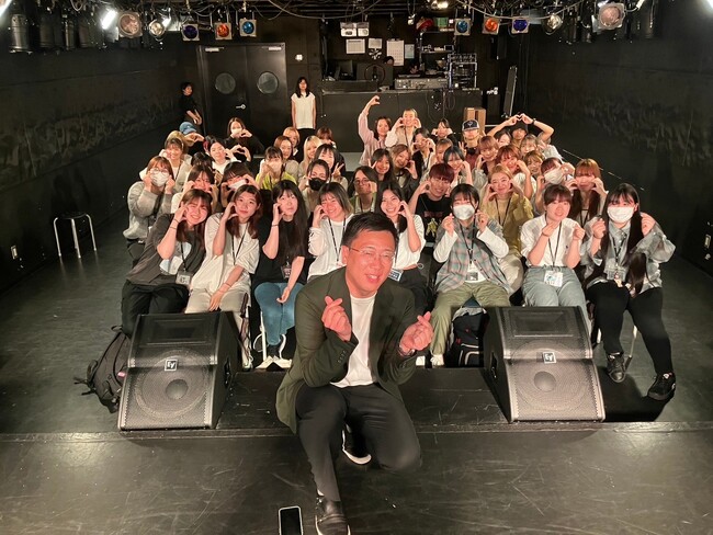 【国際音楽・ダンス・エンタテイメント専門学校】韓流MC古家正亨氏による講演会と書籍販売＆サイン会を開催！