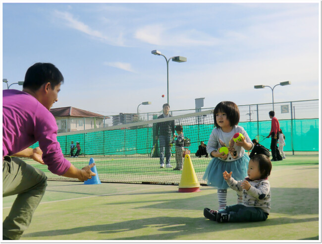 夏休み恒例　地域の人気イベント「なかよし親子テニス 無料体験会」の募集を開始　7/15(月祝)～8/18(日)