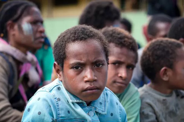 日本政府、パプアニューギニアにおける地滑り被害への緊急支援のため、UNICEFに100万米ドルの緊急無償資金協力を実施