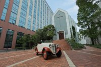 教育・研究活動として理工学部がレストアを手掛けた オールド・ダットサンを一般公開