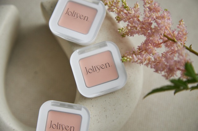 ヘアメイクアップアーティストGeorgeプロデュースブランド「Joliyen(ジョリエン)」から待望の新商品アイベースコンシーラーが登場！