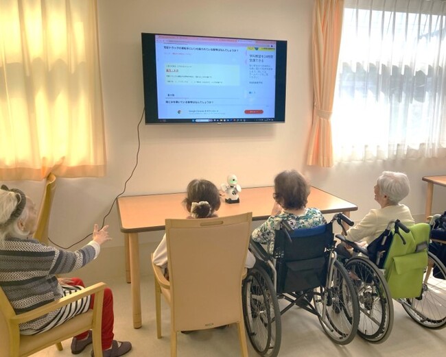 オリィ研究所とシューペルブリアン　高齢者施設において分身ロボットOriHimeを活用した実証実験を実施