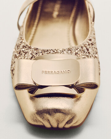 【FERRAGAMO】70年もの歴史を持つアイコンシューズのメイキング動画を公開