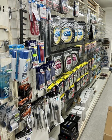 【地域最大級！】ファミリーから愛好家まで、幅広い釣り人の需要に応える「なつめ釣具」が7月13日、根岸にオープン