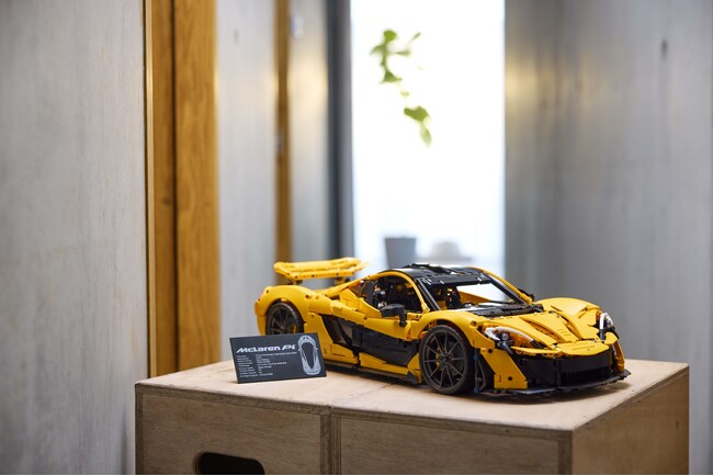 「レゴ(R)テクニック(TM) マクラーレン P1(TM)」2024年8月1日（木）より販売開始