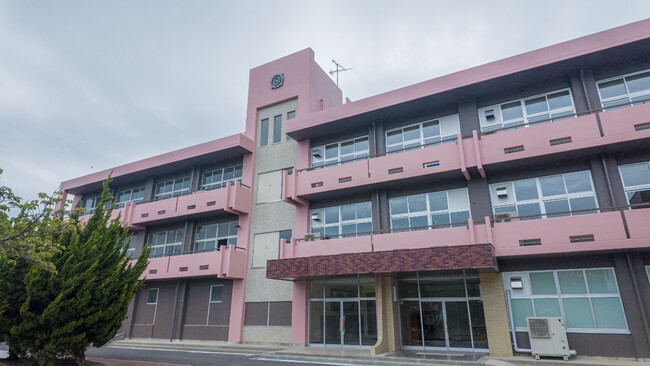 旧 淡路市立富島小学校をリノベーション 新産業創出を推進ウェルビーイング産業の人材創出拠点 『としまスコーラ』 7月11日開設