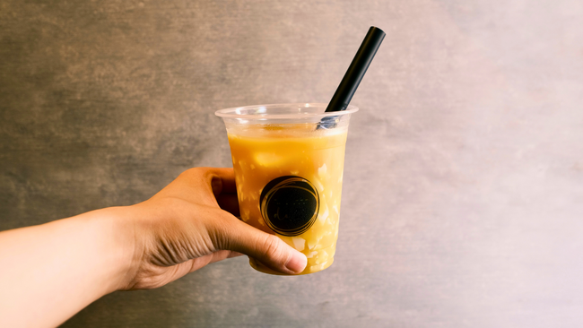 夏シーズン到来！東京・水天宮のディカフェ専門コーヒースタンド『de.coffee roasters』から夏限定メニュー「マンゴーパンナコッタジュース」が新登場