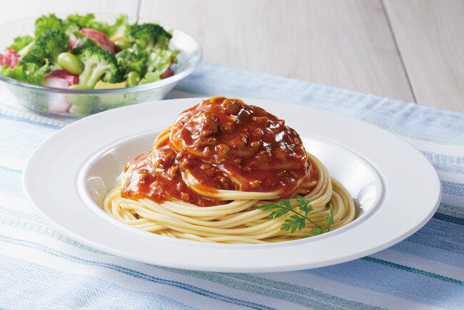 １袋あたり糖質５g以下のパスタソースをレンジで簡単調理！Carboff（カーボフ）低糖質ミートソースが新しくなって登場します。