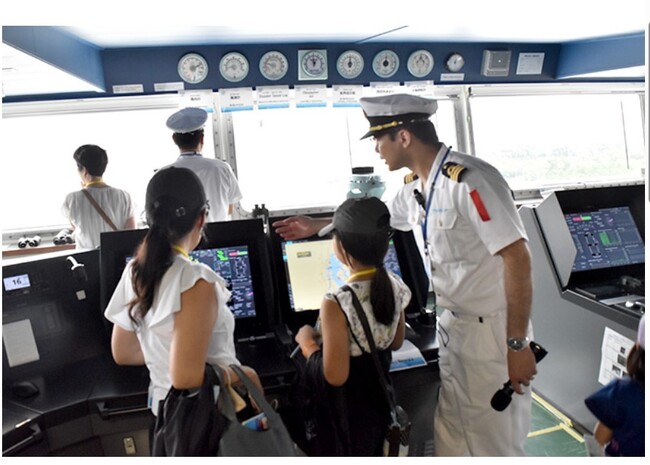 海の日に自動車船見学会を実施