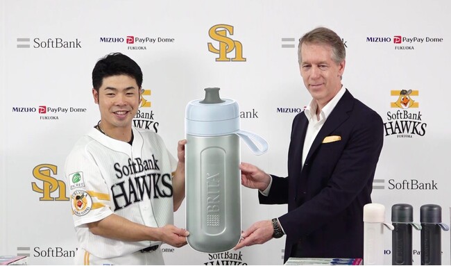 BRITA Japanより「ボトル型浄水器6種類」「ポット型浄水器スタイルエコ」「フィルター1年分」セットを贈呈！近藤健介選手のブリタアンバサダー就任に伴い寄贈式を実施