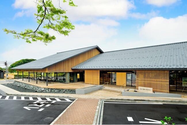 道の駅 蓮如の里あわら、来場者55万人を達成 記念イベントで、メロンのメガ盛りパフェの提供も!