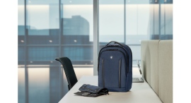 コンテンポラリーで機能的なビジネスバックパックコレクション「アルトモント プロフェッショナル」に新色のストームとネイビーブルーが新登場