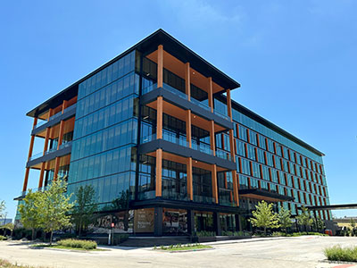 米ダラス近郊で最大規模の木造7階建てオフィスが竣工・セレモニーを開催～マスティンバー建築でESGに配慮、CO2排出量を大幅削減～