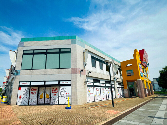 【fence&art】「アルカサール」で過ごす日常の中にある楽しいひとときをテーマにしたアートラッピング『ENJOY EVERY DAY ALCAZAR』が登場。