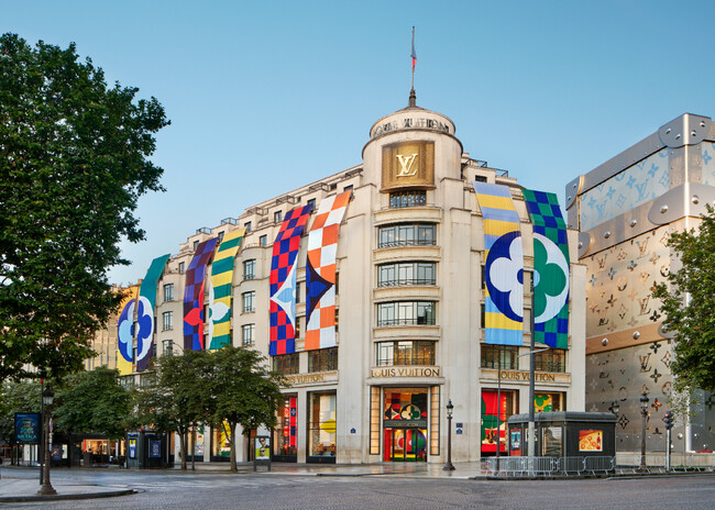 【ルイ・ヴィトン】パリ2024オリンピック・パラリンピックに寄せて、メゾンのウィンドウ・ディスプレイがパリの活気溢れるエスプリを反映したデザインに
