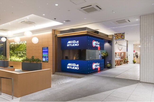 サイネージの広告効果を革新する「AIカウンター」、札幌「ココノススキノ」に設置開始（アビックス株式会社）
