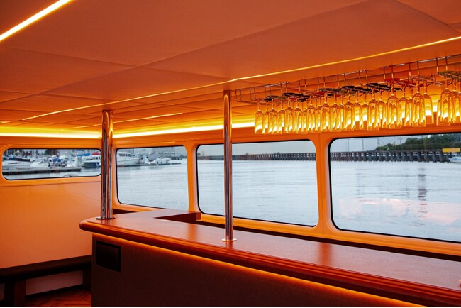 時間になると突如現る船上のBAR、『THE BOAT BAR TOKYO』新造リバークルーズ船「WATERWAYSIII」にてオープン
