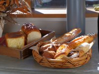 100種類以上のパンを焼く、四国一人気のパン屋「BAKE SHOP MEHRKORN(メーアコルン)」が、オンラインストアにて7月24日(水)から定期便を開始！