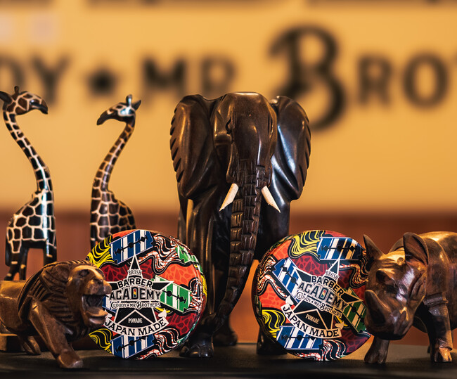 MR.BROTHERS CUT CLUB × BROSH × CLOUDYがBARBER ACADEMY in GHANA開校記念のポマード、カットクロスを2024年7月27日（土）にリリース