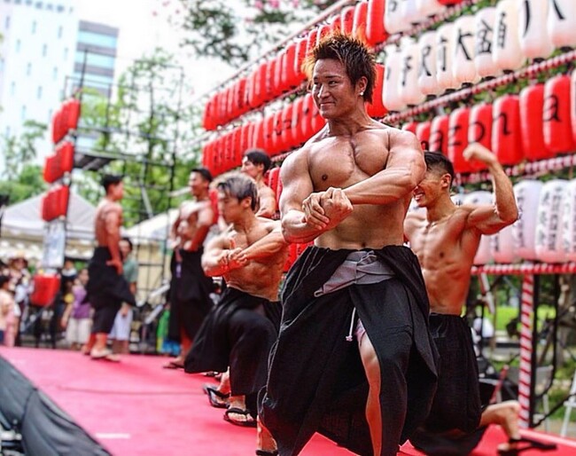 【お祭り×マッチョ】中野駅前大盆踊り大会で筋肉紳士集団ALLOUTが今年も「筋肉盆踊り」！今年は水かけ企画も実施！