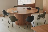 疲れにくく 新しい座り心地　姿勢サポートチェア「KURA CHAIR」新発売