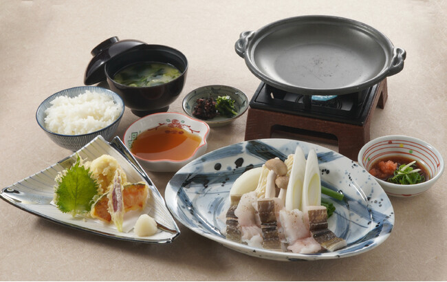淡路ハイウェイオアシスのメインダイニングお食事処「みけ家」より淡路島産蛸（たこ）を使ったメニュー「淡路島産蛸つぼ茶漬け」が新登場！2024年8月1日(木)より提供開始