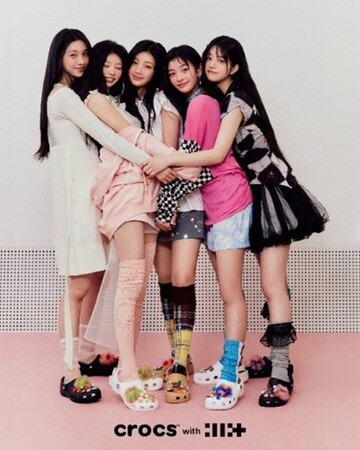 Crocs(TM)、世界的に活躍する韓国発のグローバルガールグループ“ILLIT”をモデルに起用したキャンペーンを7月29日(月)より公開