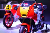 【ニュースレター】好調！ 80’sレーシングマシンを新解釈したヘリテージモデル