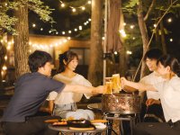 那須高原の土曜の夜を楽しくする森の中の「グランピングカフェ＆バー“たき火”」が2024年8月にサタデーナイト・ビアガーデンをグランドオープン！