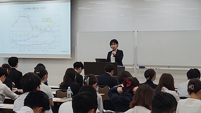 株式会社武蔵野は2024年7月20日（土）に全社員勉強会で健康経営の取り組みとして「メンタルヘルスケア研修」を実施しました。