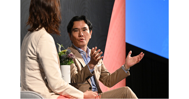 全国の中堅・中規模企業へのメッセージ、NetSuite導入による変革を講演。日本オラクル主催「SuiteConnect Tokyo」にて、当社代表とNetSuite事業統括 日本代表 渋谷氏が対談