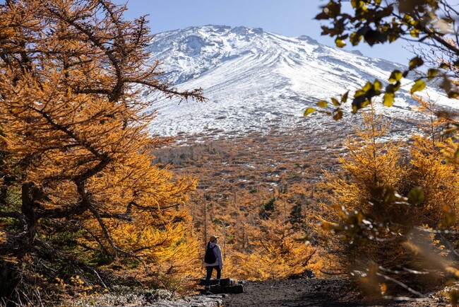 【星のや富士】富士山の秋の絶景を楽しむ「富士紅葉トレッキング」を開催｜期間：2024年10月25日～11月30日