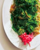 春 #塾前ごはん:馬田家では青のりも具のひとつ。下が見えないほどふりかけた「エメラルド焼きそば」 春 #塾前ごはん:馬田家では青のりも具のひとつ。下が見えないほどふりかけた「エメラルド焼きそば」