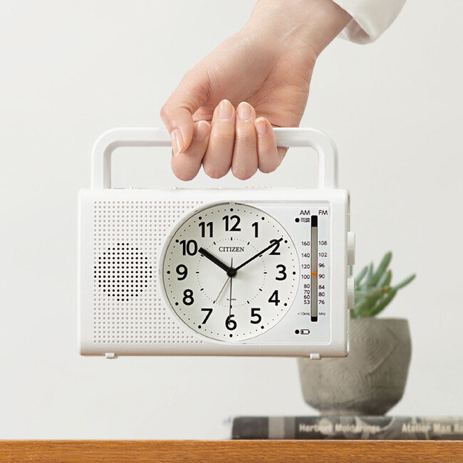 普段使いも、非常時にも。くらしに寄り添う防災クロック「4RQ002-003」発売