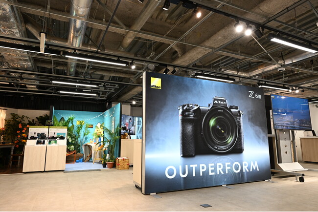ニコンプラザ東京・大阪に、AIソリューションパッケージ『メバルTM』がテスト導入されました