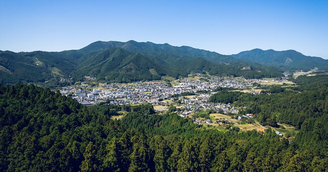 久万造林と日立システムズが持続可能な森林づくりに向けJ-クレジット創出のための協創を開始