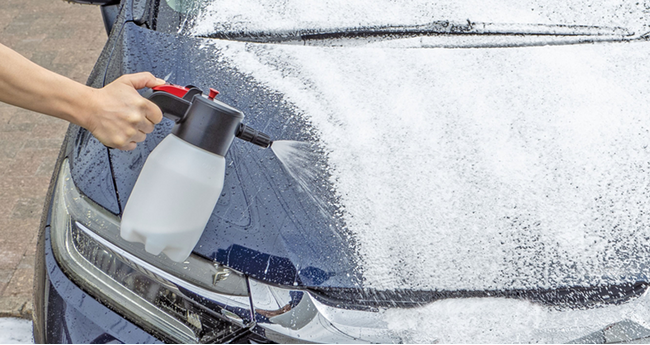 性能も価格もちょうどいい！楽しい泡洗車を誰もが楽しめる新アイテム　コメリのオリジナルブランド「CRUZARD」から「充電・加圧式　電動フォームガン」がデビュー