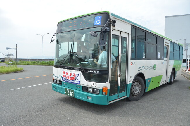 路線バスやタクシーの運転士を目指す人をサポート運転体験会も初開催
