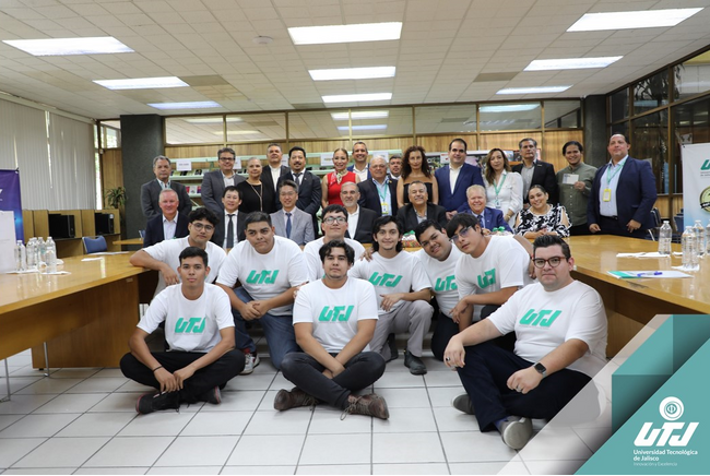 Fuji America Corporation、『Universidad Tecnologica de Jalisco』SMTクラスを開設するパートナーシップ締結