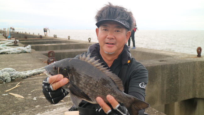 大阪湾で開催のチヌ（クロダイ）釣り大会に名手・大田徹が参加！悪条件の中でも釣り上げる(秘)テクニックを紹介！
