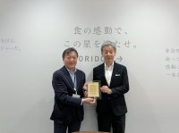 国内外食業界初の『ZEB』認証取得の丸亀製麺鈴鹿店　　　　　　省エネ設備の導入により感謝状授与