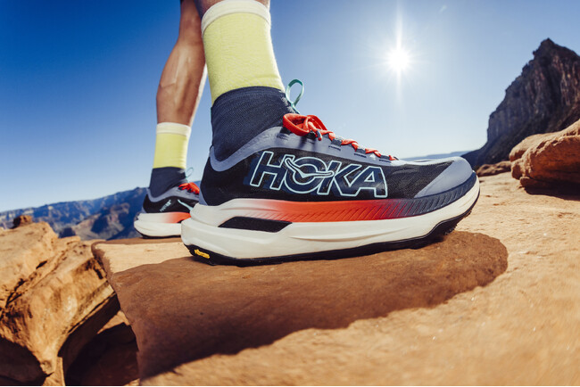 HOKAから表彰台の頂点を目指す選手のためのカーボンプレート搭載トレイルランニングシューズ「TECTON X 3」が登場